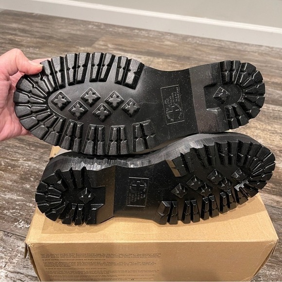 Dr. Martens 2976 Quad Chelsea Boots Womens Size 8 White Platform Festival NIB - Picture 8 of 12